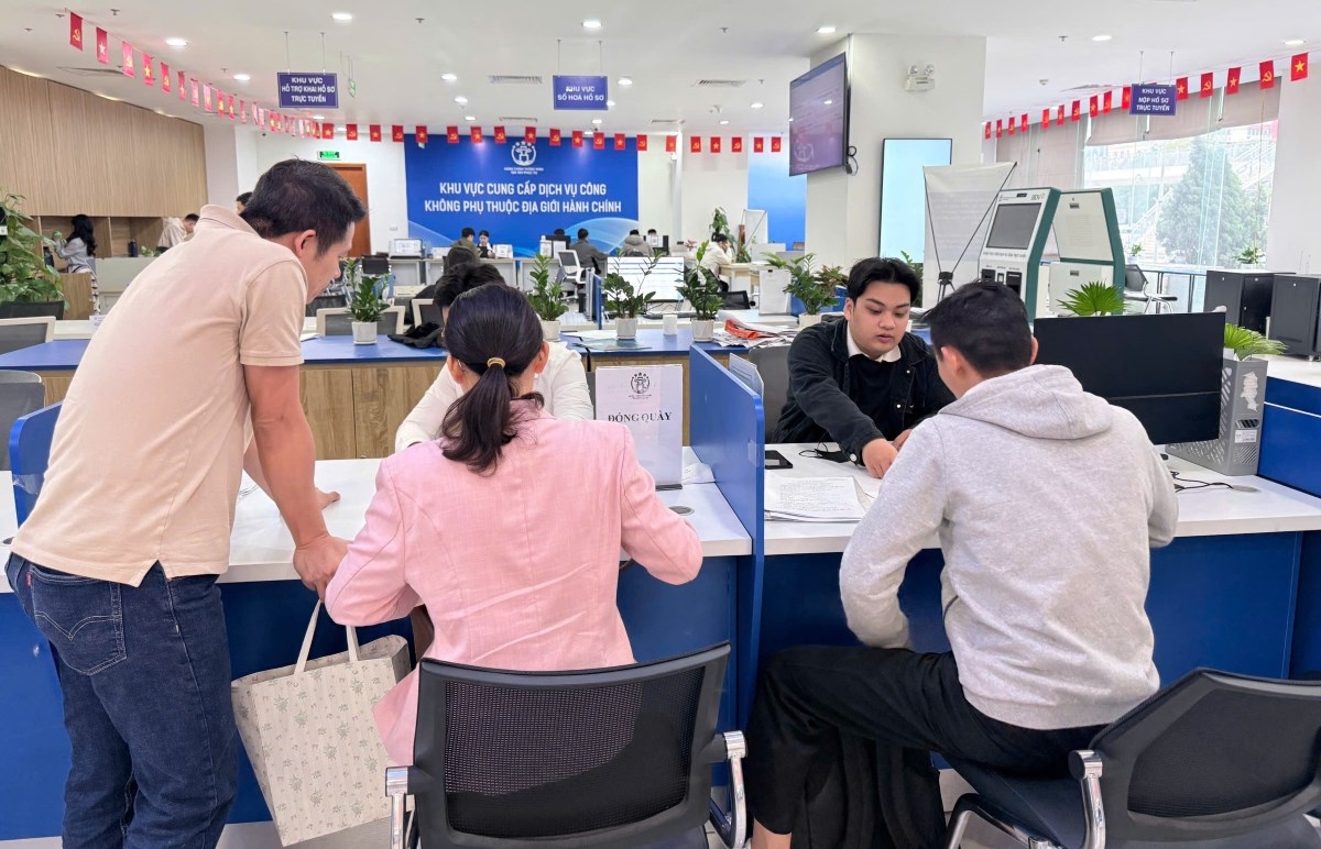 市民在公共服务区办理行政手续，不受行政区划限制