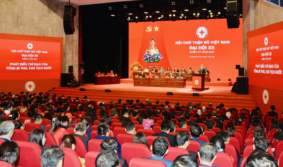 Sesi resmi Kongres Nasional ke-12 Lembaga Palang Merah Vietnam untuk masa bakti 2026 - 2031 (Foto: Van Hieu/VOV)