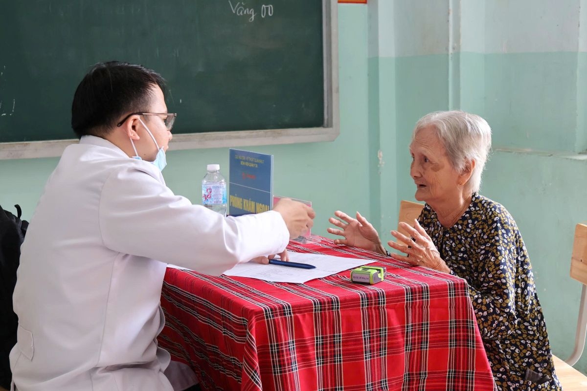 People receive health check-up at their locality. (Photo: Ngoc Xuan/VOV-Ho Chi Minh City)