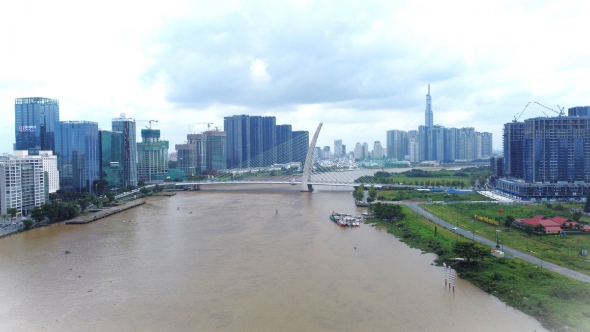 Le fleuve Saïgon traverse le centre de Hô Chi Minh-Ville, offrant des atouts majeurs que bien des grandes métropoles mondiales lui envieraient. Photo: Hoang Minh/VOV-Hô Chi Minh-Ville
