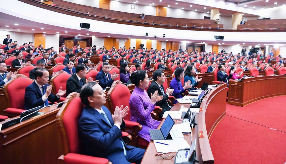Para delegasi pada Sidang Pleno tersebut (Foto: Van Hieu/VOV)