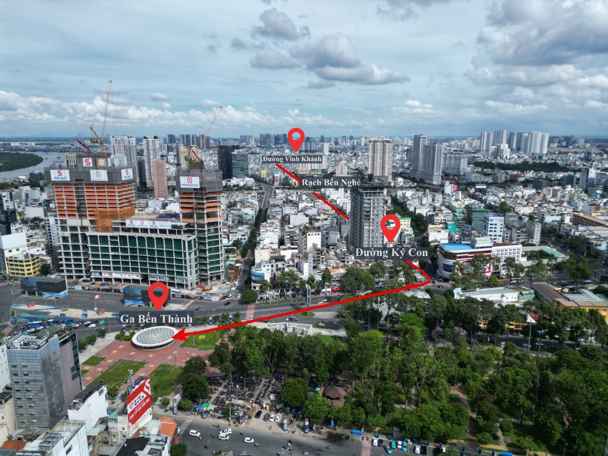 Từ ga Bến Thành, tuyến đường sắt đi qua các trục Ký Con, Vĩnh Khánh, Nguyễn Tất Thành, Nguyễn Văn Linh, Nguyễn Lương Bằng; vượt sông Rạch Đĩa sang Nhà Bè, tiếp tục vượt sông Soài Rạp đến Bình Khánh, bám theo hành lang cao tốc Bến Lức - Long Thành và đường Rừng Sác trước khi đến Cần Giờ.