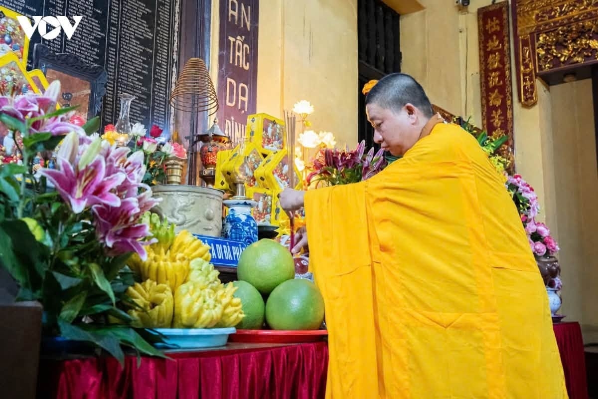 Cùng với các nghi lễ cầu siêu, Giáo hội Phật giáo Việt Nam kêu gọi tăng ni, phật tử tích cực hưởng ứng chiến dịch "500 ngày đêm tìm kiếm, quy tập và xác định danh tính hài cốt liệt sĩ", đồng thời phối hợp với chính quyền các địa phương tổ chức trang nghiêm các nghi lễ tâm linh nhằm bày tỏ lòng thành kính, biết ơn và tri ân công lao to lớn của các Anh hùng liệt sĩ đã hy sinh xương máu vì nền độc lập của dân tộc, vì sự nghiệp thống nhất đất nước, vì cuộc sống bình yên, hạnh phúc cho Nhân dân.