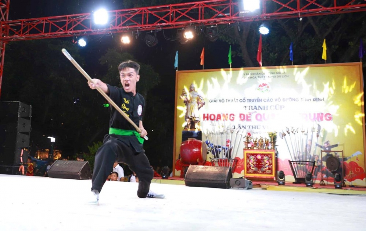 Mehr als 700 Meister und Studierende aus 75 Kampfkunstschulen und -klubs in und außerhalb der Provinz Gia Lai nehmen am Wettbewerb teil. (Foto: baovanhoa.vn)