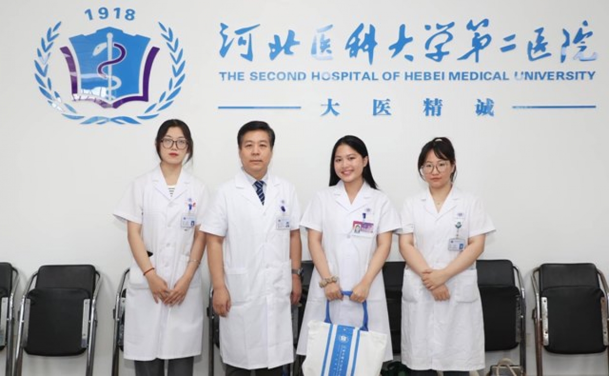 ​​​Thực tập ở một bệnh viên tại Trung Quốc. Ảnh: FBNV