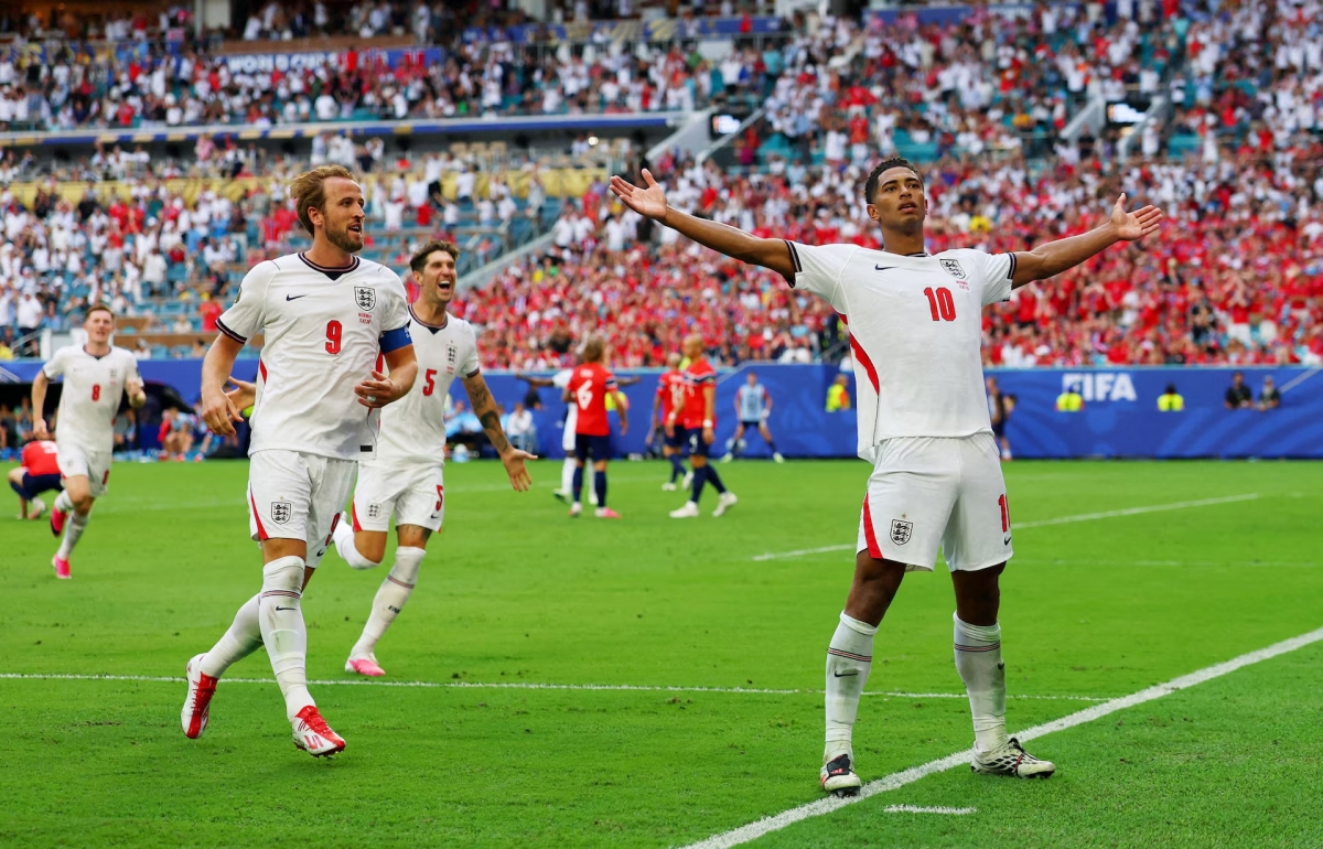 Jude Bellingham marcó el gol del empate para la seleccion de Inglaterra en el tiempo añadido de la primera mitad. 
