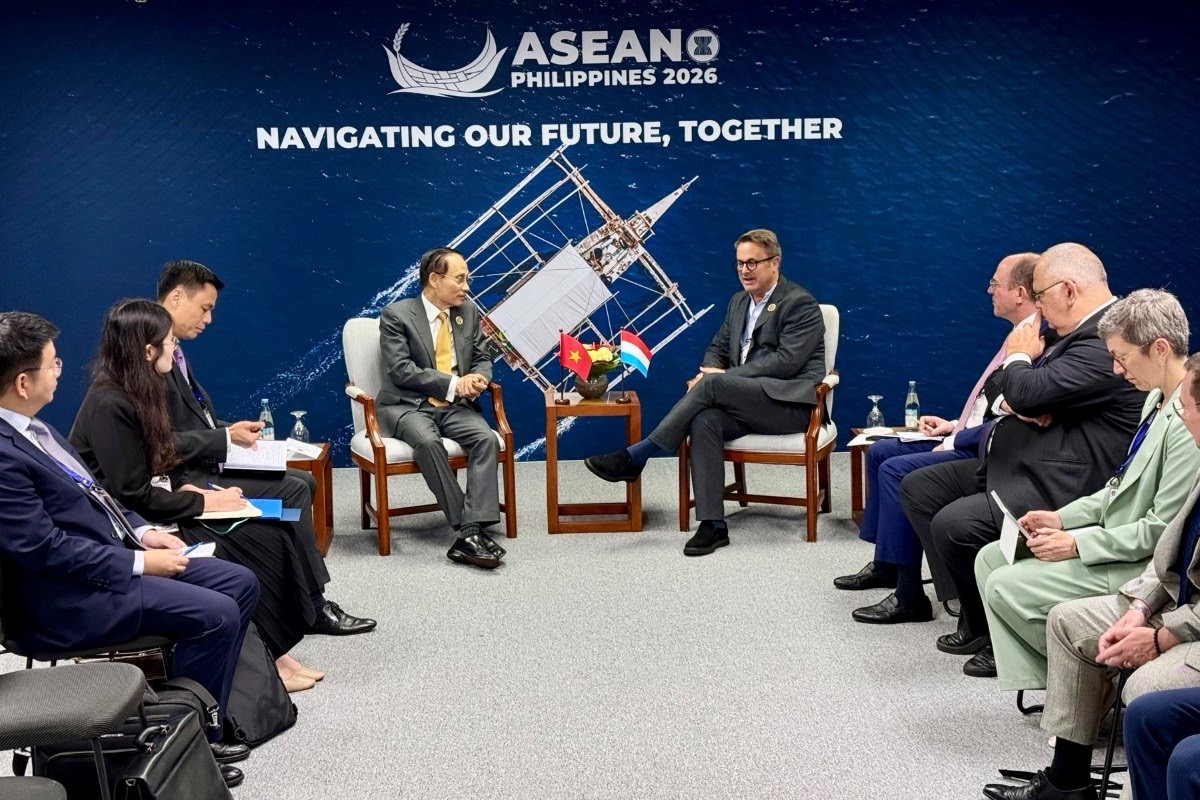 Foreign Minister Le Hoai Trung and Luxembourg’s Deputy Prime Minister and Foreign Minister Xavier Bettel