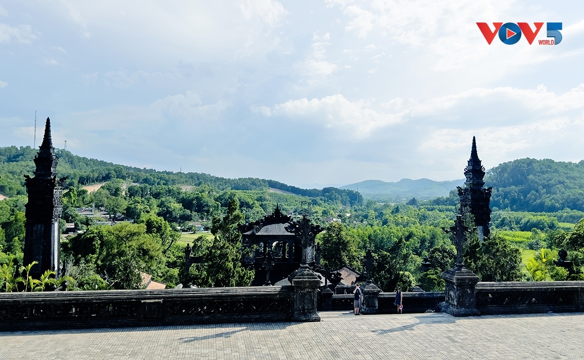 The Ung Mausoleum stands in a scenic mountain setting, combining natural beauty with a grand and imposing design, just as Emperor Khai Dinh envisioned.