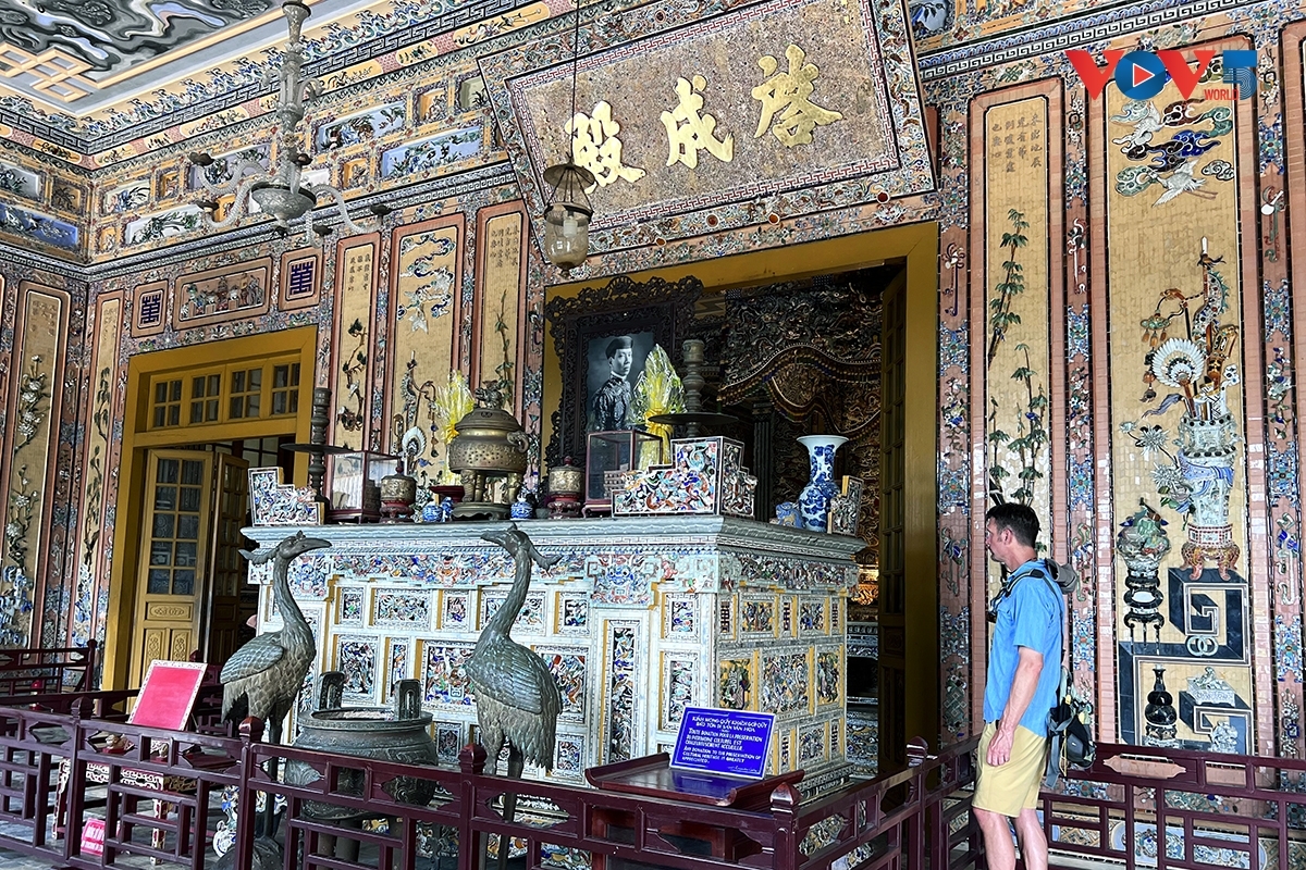 The interior of Thien Dinh Palace is adorned with intricate ceramic mosaics.
