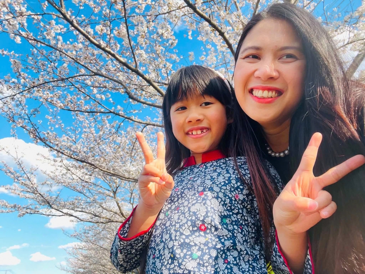 Hai mẹ con chị Mỹ Hạnh và bé Hạnh My. Ảnh nvcc