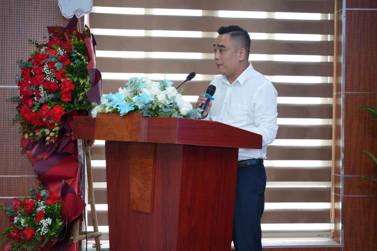 Ông Bùi Tuấn Khanh, Giám đốc Trung tâm Dịch vụ và Hỗ trợ doanh nghiệp (ESSC), phát biểu tại diễn đàn.