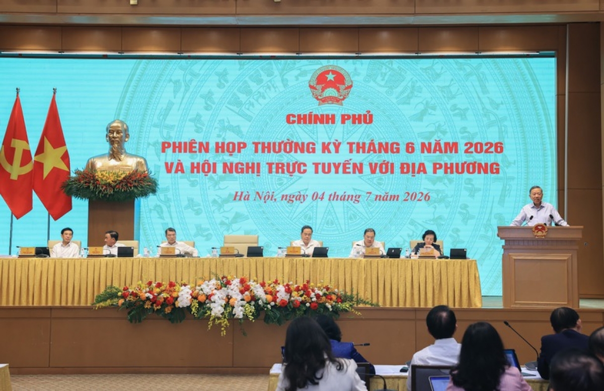 Tổng Bí thư, Chủ tịch nước Tô Lâm đề nghị Chính phủ khẩn trương cụ thể hóa các nhiệm vụ trên thành chương trình hành động có tiến độ theo tháng, theo quý, xác định rõ cơ quan chủ trì, người chịu trách nhiệm và công khai kết quả thực hiện - Ảnh: VGP/Nhật Bắc