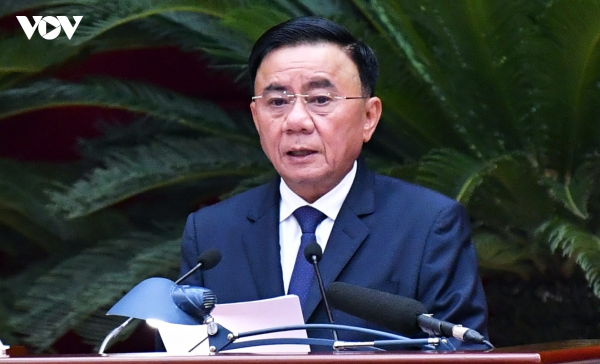 Ủy viên Bộ Chính trị, Thường trực Ban Bí thư Trần Cẩm Tú trình bày Chương trình làm việc của Hội nghị lần thứ ba Ban Chấp hành Trung ương Đảng khoá XIV.