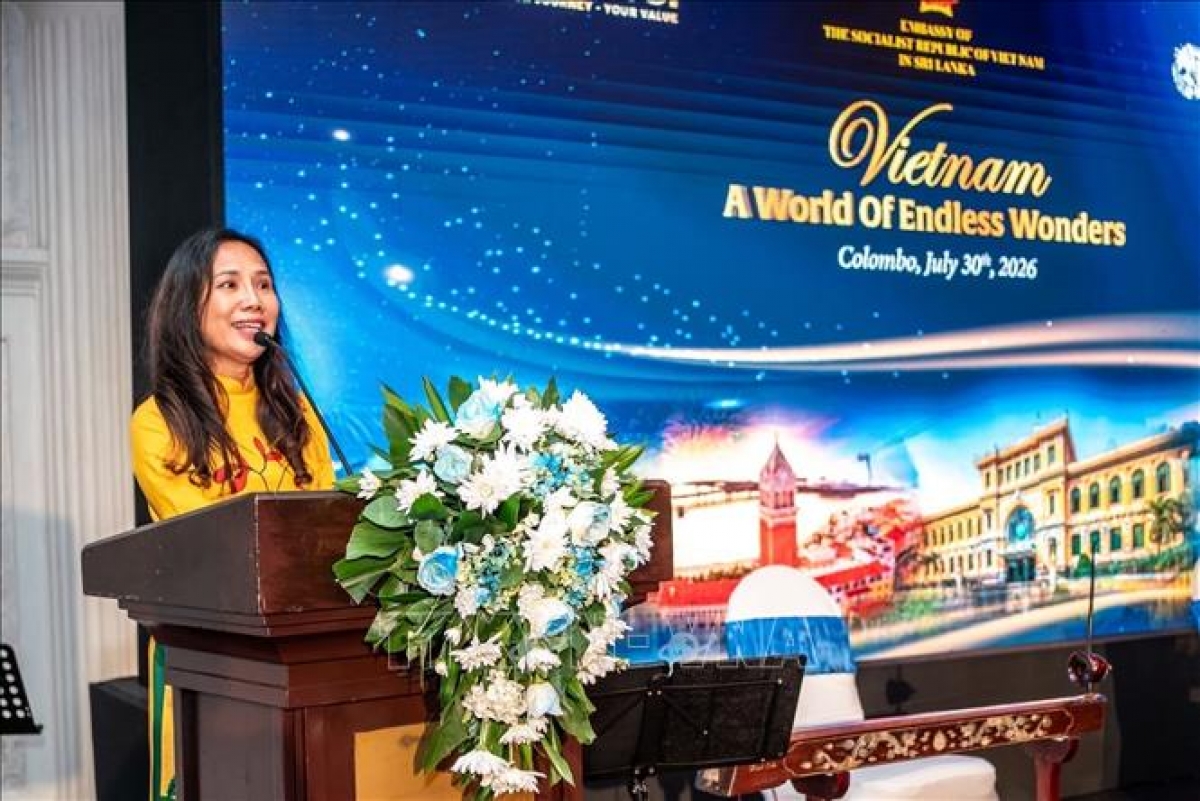 Die vietnamesische Botschafterin in Sri Lanka Trinh Thi Tam hält ihre Eröffnungsrede auf der Veranstaltung. (Foto: VNA)