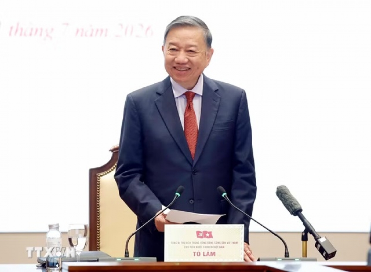 เลขาธิการใหญ่พรรค ประธานประเทศ โตเลิม กล่าวปราศรัยในการพบปะ (TTXVN)