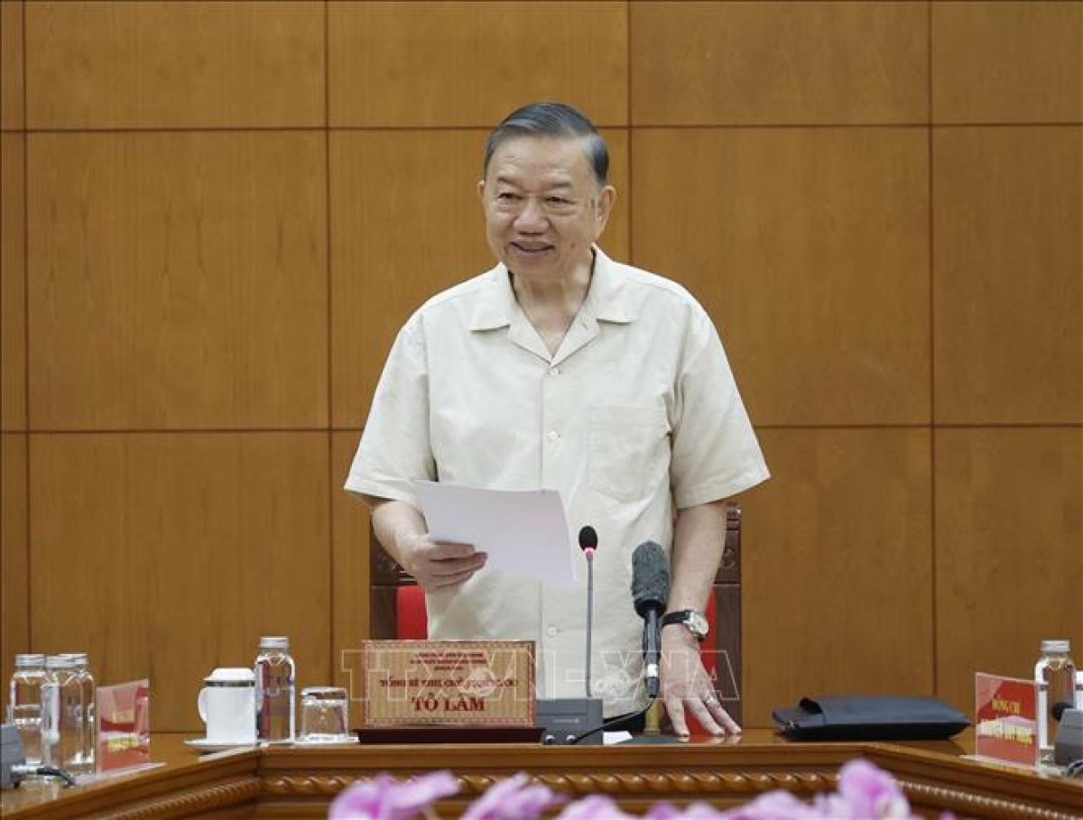  General Secretary and President To Lam speaks at the working session. (Photo: Thong Nhat/VNA)