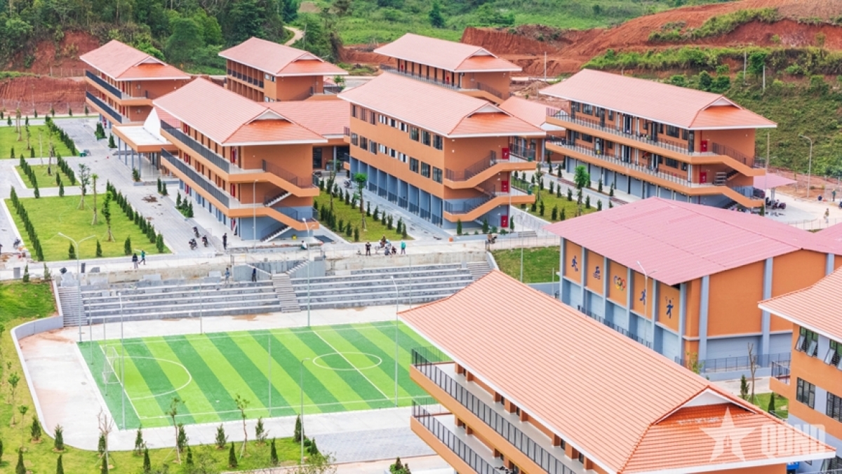 Si Pa Phin Boarding School (Dien Bien) is the first project completed under the campaign to build 248 schools in border areas. (Photo: qdnd.vn)