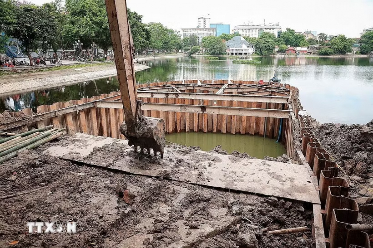 An underground flood-control culvert at Thong Nhat Park during construction. (Photo: VNA)