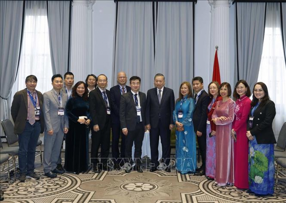 Tổng Bí thư, Chủ tịch nước Tô Lâm tiếp một số trí thức, nhà khoa học tiêu biểu thuộc Hội trí thức, chuyên gia người Việt tại Australia (VASEA). Ảnh: Thống Nhất/TTXVN
