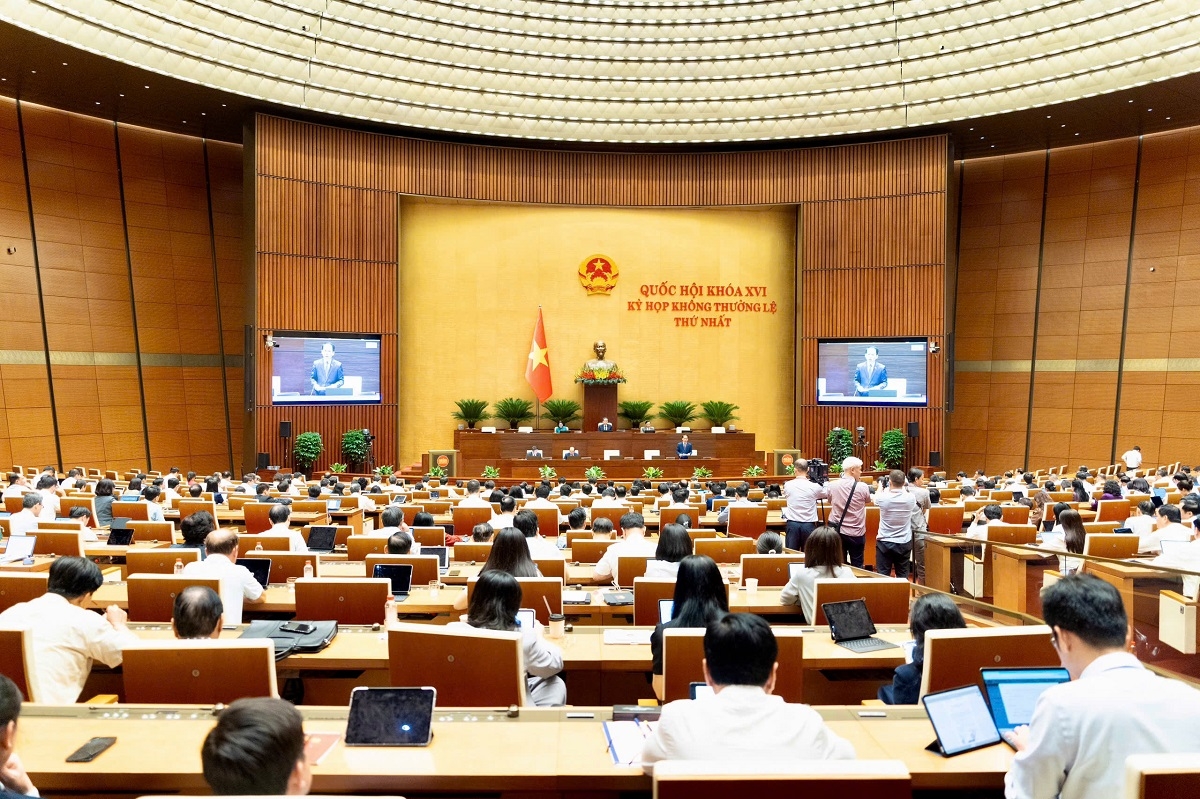 Lawmakers gather for plenary discussion on August 11, 2026 (Photo: quochoi.vn)