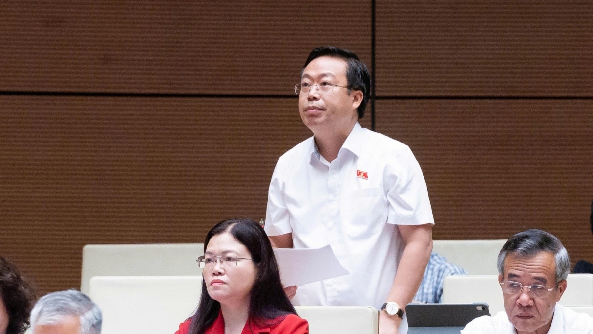 Nguyen Dai Thang of the Hung Yen NA delegation speaks at discussion session on the draft Urban Development Law on August 11, 2026. (Photo: quochoi.vn)