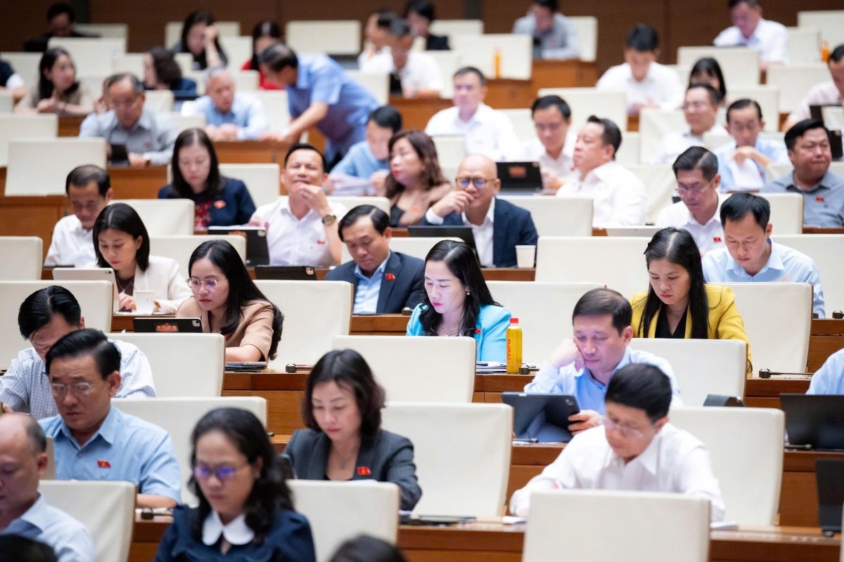 Các đại biểu tham dự Phiên thảo luận ngày 11/8. Ảnh: quochoi.vn