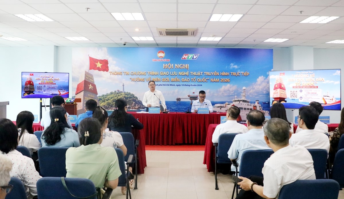 A briefing on the 2026 live televised art program “Towards the Nation's Border, Sea, and Islands.” (Photo: Tieu Tan/sggp.org.vn)