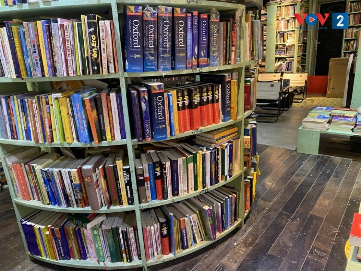 หนังสือเก่ายังสะท้อนให้เห็นถึงชีวิตทางสังคมและวัฒนธรรมในแต่ละช่วงของประวัติศาสตร์