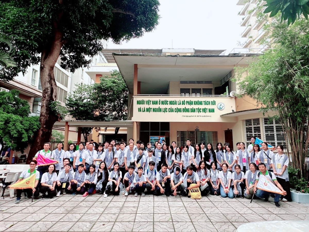 Các thanh thiếu niên kiều bào luôn háo hức khi trở về Thành phố Hồ Chí Minh tham gia các hoạt động ý nghĩa tại quê hương.