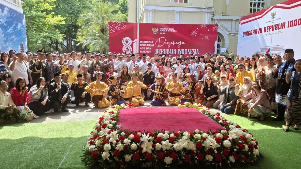 Banyak warga negara Indonesia yang tinggal di Kota Hanoi menghadiri upacara tersebut. Foto: VOV