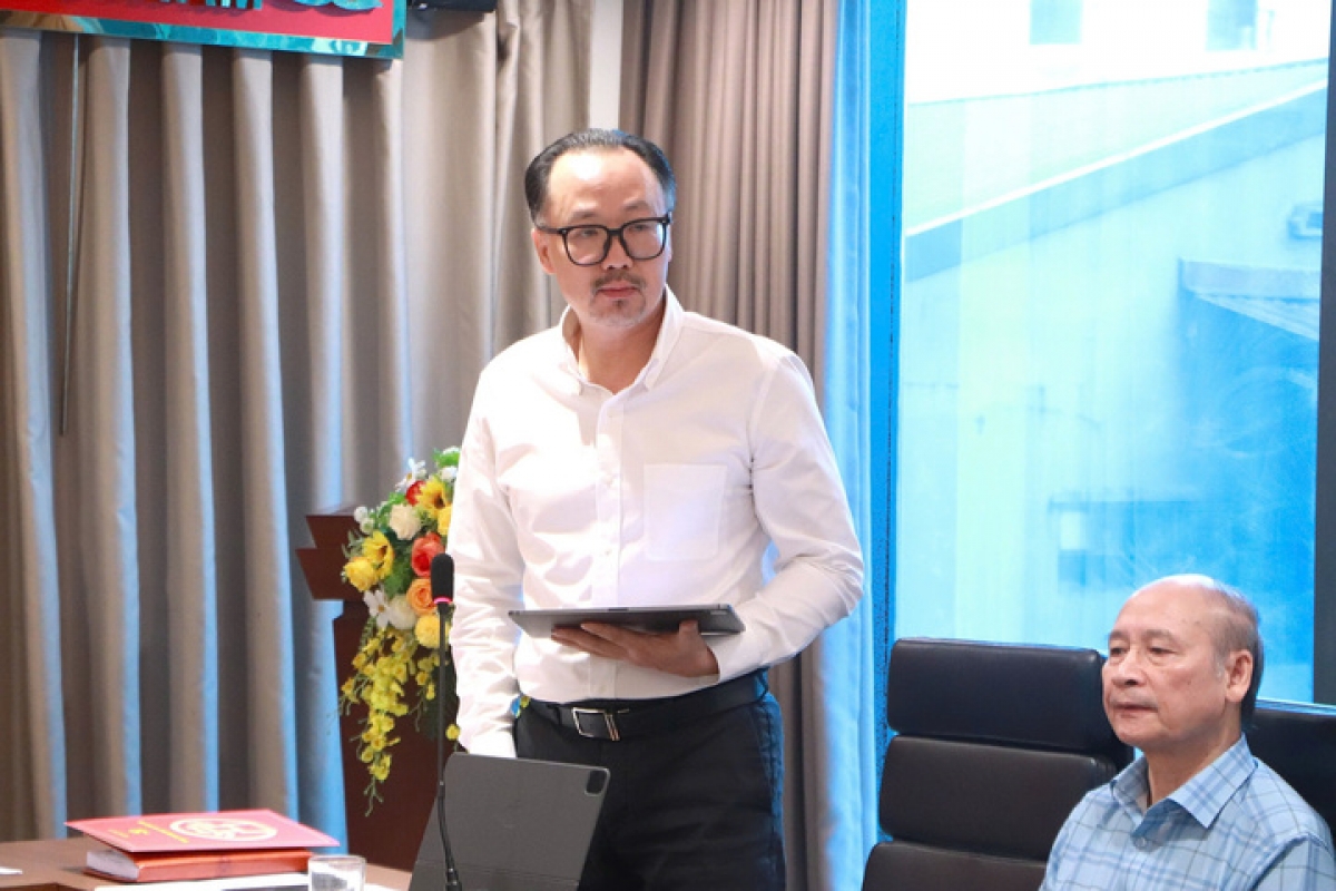 Phó Giám đốc Sở Nông nghiệp và Môi trường Hà Nội Nguyễn Minh Tấn thông tin tại hội nghị.