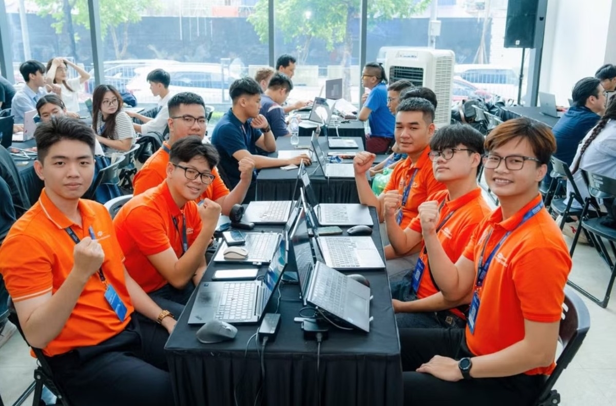 Para pemuda Vietnam siap berpartisipasi Lomba AI global