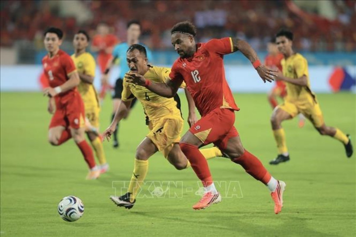 Xuân Son marque son deuxième but décisif lors de la 89e minute. Photo: Minh Quyêt/TTXVN