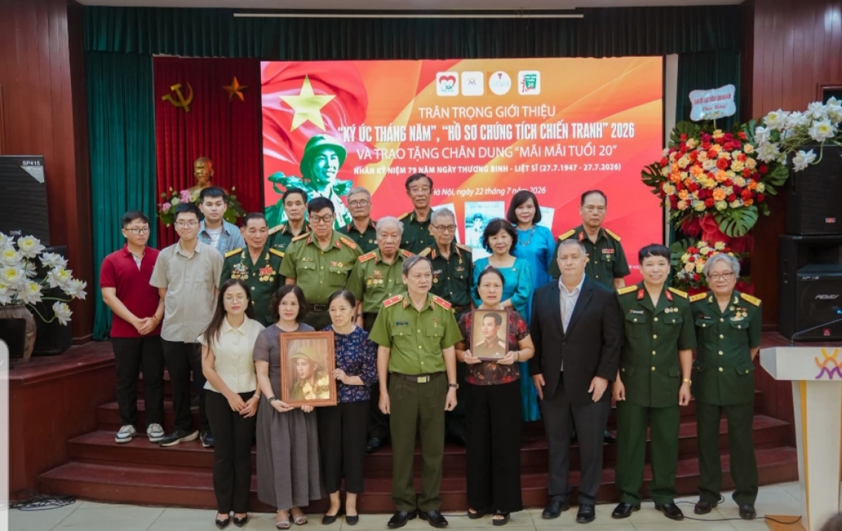 At a ceremony introducing the 2026 War Archives (Photo: Ngoc Anh/ VOV5)