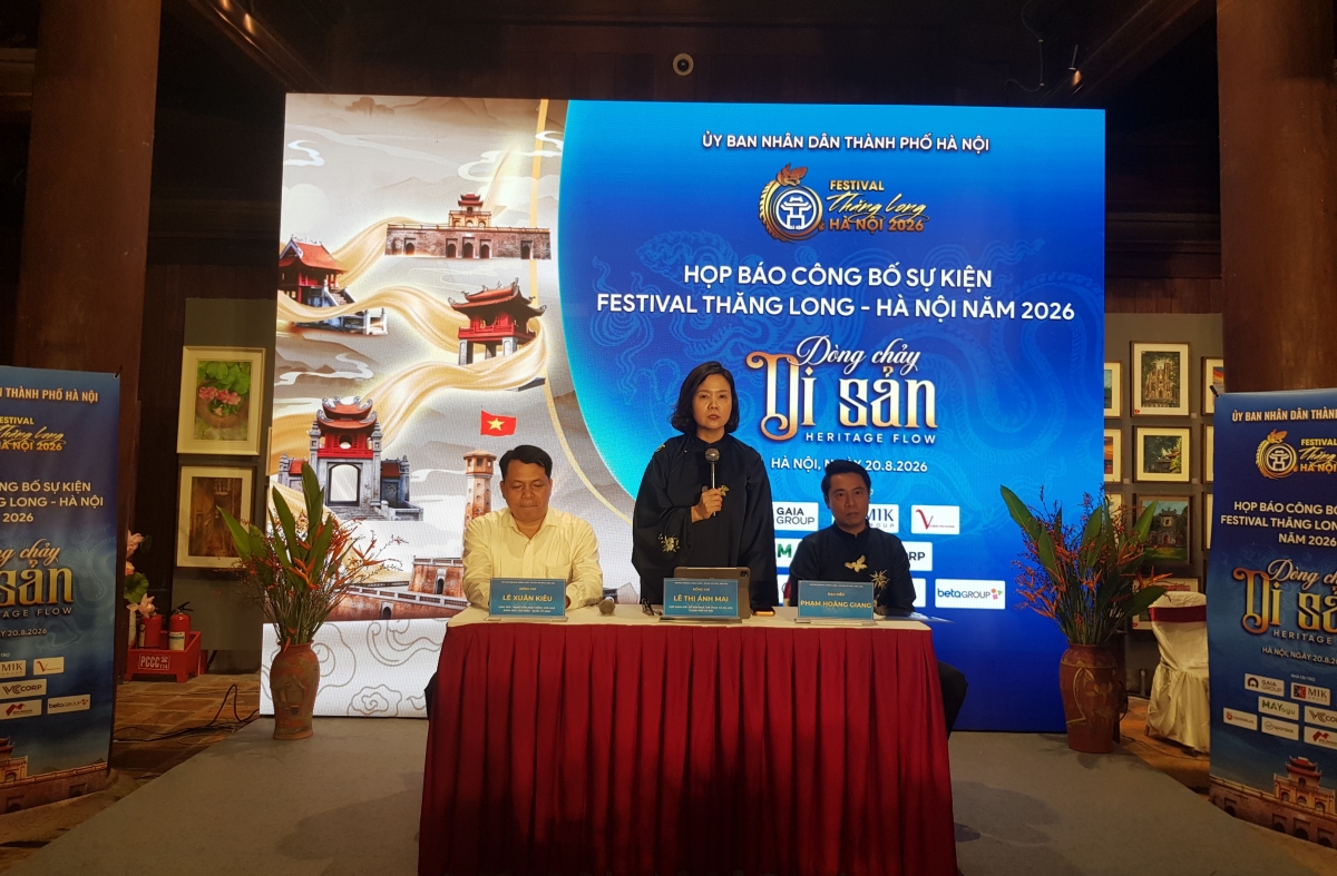 The organizing committee at the press briefing (Photo: Ngoc Anh)