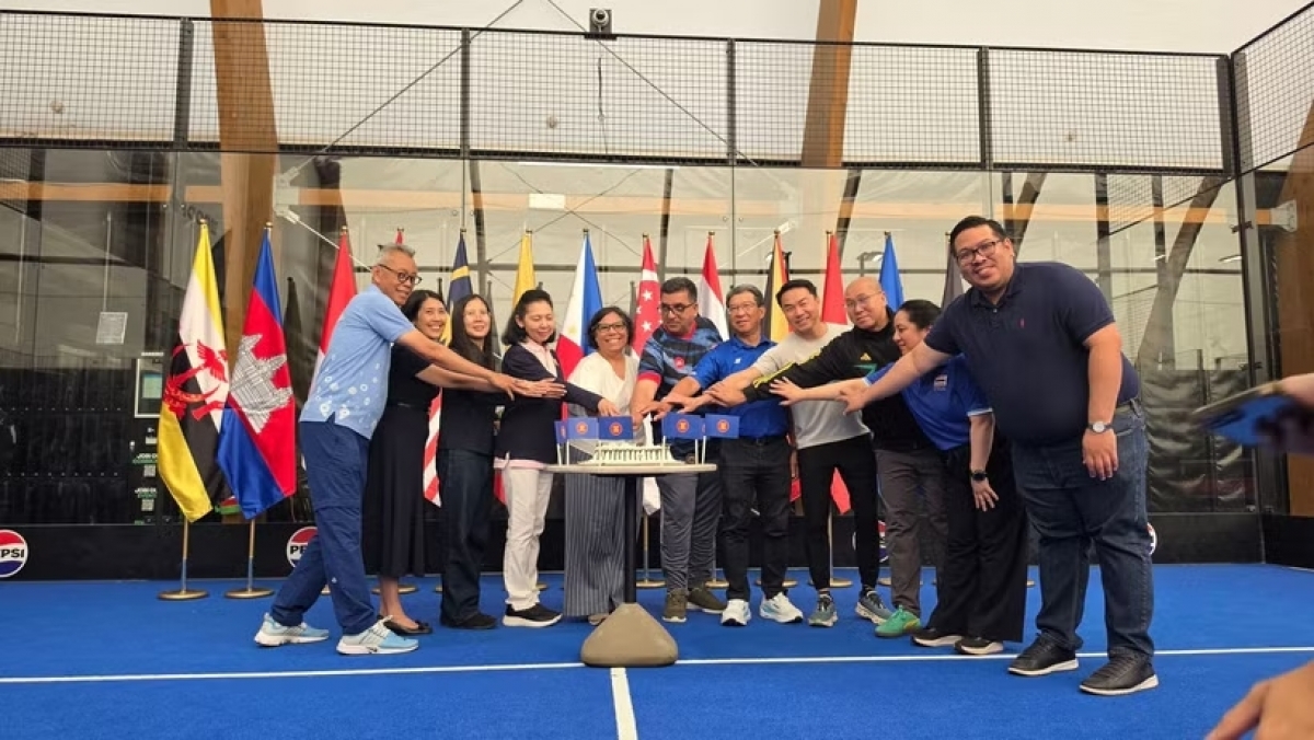 ឯកអគ្គរដ្ឋទូតនៃប្រទេសសមាជិកអាស៊ានប្រចាំនៅទីក្រុងព្រុចសែលបង្ហាញសាមគ្គីភាពនៅក្នុងព្រឹត្តិការណ៍ទិវាគ្រួសារអាស៊ាននៅទីក្រុងព្រុចសែល (រូបថត៖ យីទុង/TTXVN)