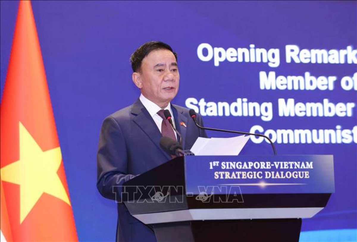 Anggota Tetap Badan Sekretariat KS PKV Tran Cam Tu menyampaikan pidato di Dialog Strategis Vietnam-Singapura yang pertama (Foto: Phuong Hoa/VNA)