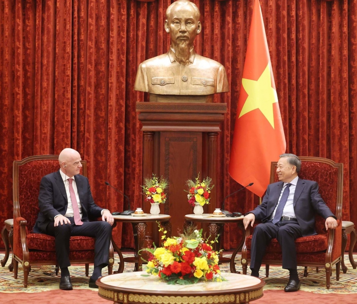 Party General Secretary and President To Lam receives FIFA President Gianni Infantino, Hanoi, August 26, 2026. (Photo: Thong Nhat/VNA)