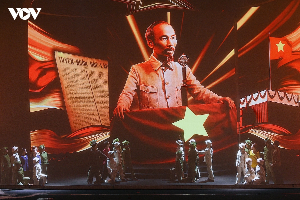A spectacular performance during the “Star of Independence" 2026 political-artistic program. (Photo: Thu Vu/VOV.VN)