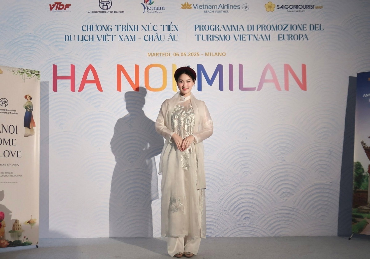 Chị Thu Phương tham dự sự kiện quảng bá văn hóa Việt ở Italia. Ảnh: FBNV
