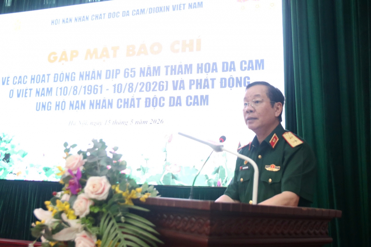 Ông Nguyễn Hữu Chính, Chủ tịch Hội Nạn nhân chất độc da cam/dioxin Việt Nam thông tin đến báo chí về các hoạt động nhân dịp 65 năm Thảm họa da cam ở Việt Nam (10/8/1961-10/8/2026). Ảnh: Hà Nam/VOV