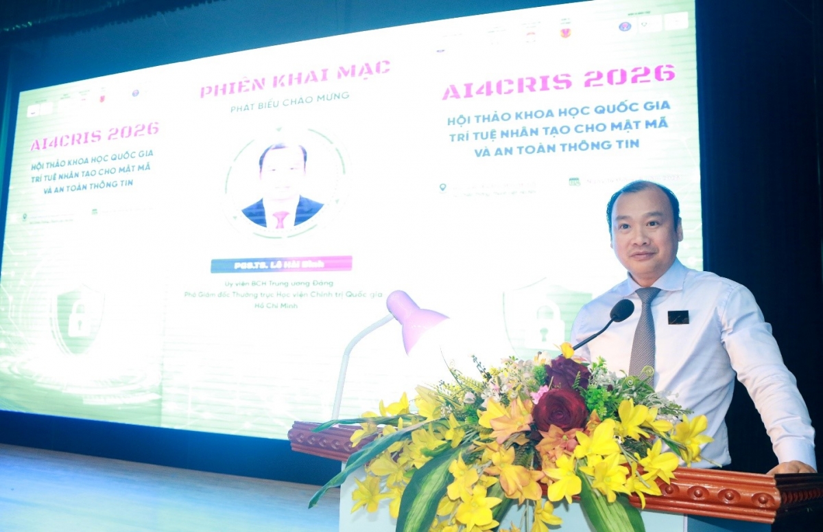 PGS,TS. Lê Hải Bình, Ủy viên BCH Trung ương Đảng, Phó Giám đốc Thường trực Học viện Chính trị quốc gia Hồ Chí Minh.