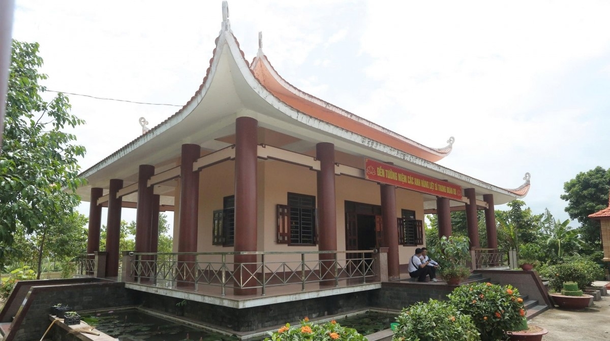 Theo ông Hồ Văn Dân, để có được ngôi đền trang nghiêm như hôm nay là cả một quá trình vận động đất đai, kinh phí và sự chung sức, đồng lòng của nhiều người. Khu tưởng niệm không chỉ là một công trình kiến trúc, mà còn là kết tinh của lòng tri ân đối với những người đã ngã xuống trong mùa xuân năm 1970.