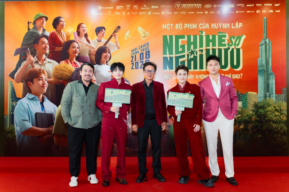 Các nghệ sĩ trong buổi giới thiệu phim “Nghỉ hè sợ nghỉ hưu” tại Trung tâm chiếu phim quốc gia.