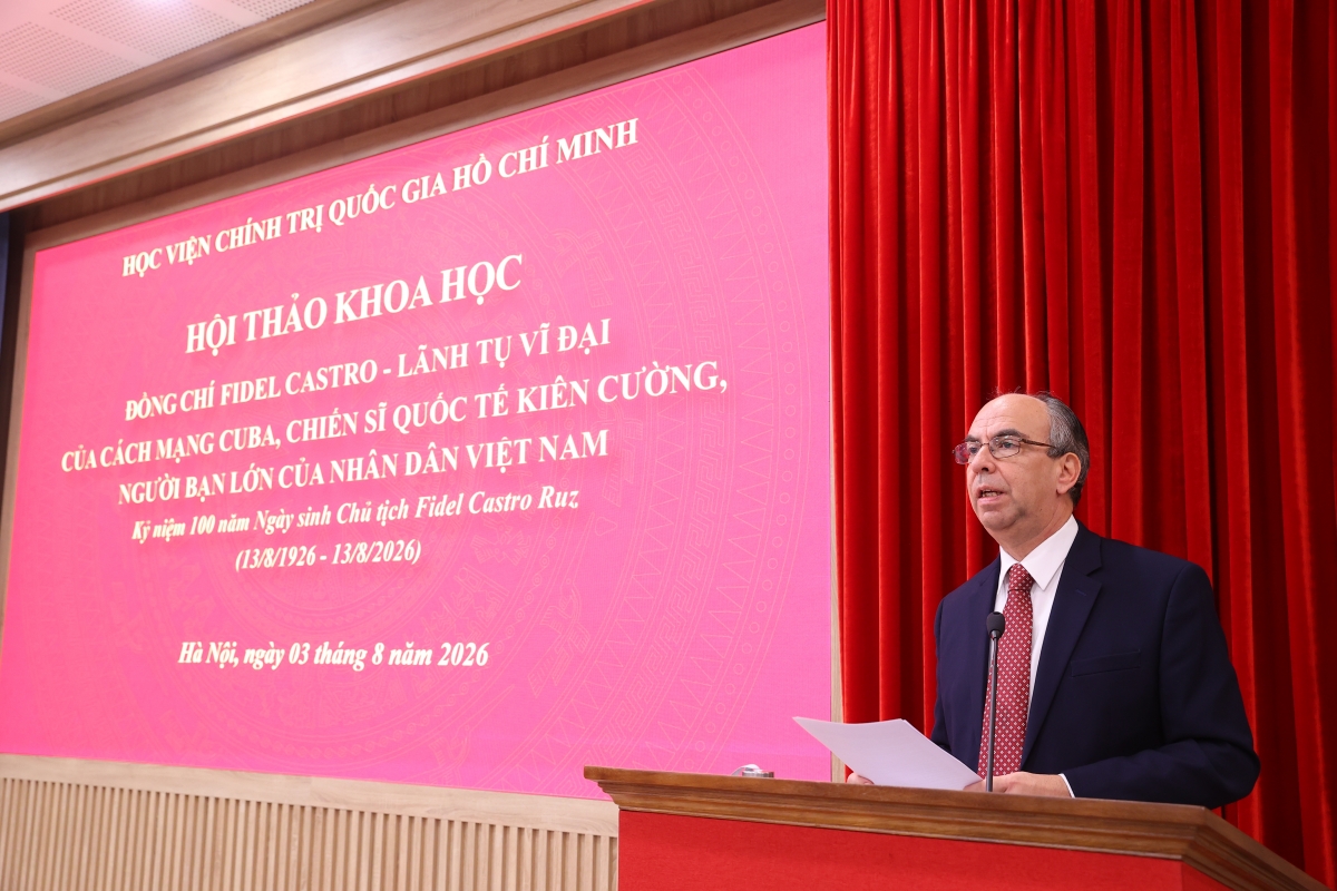 El embajador de Cuba en Vietnam, Rogelio Polanco Fuentes, durante el acto. Foto: VOV
