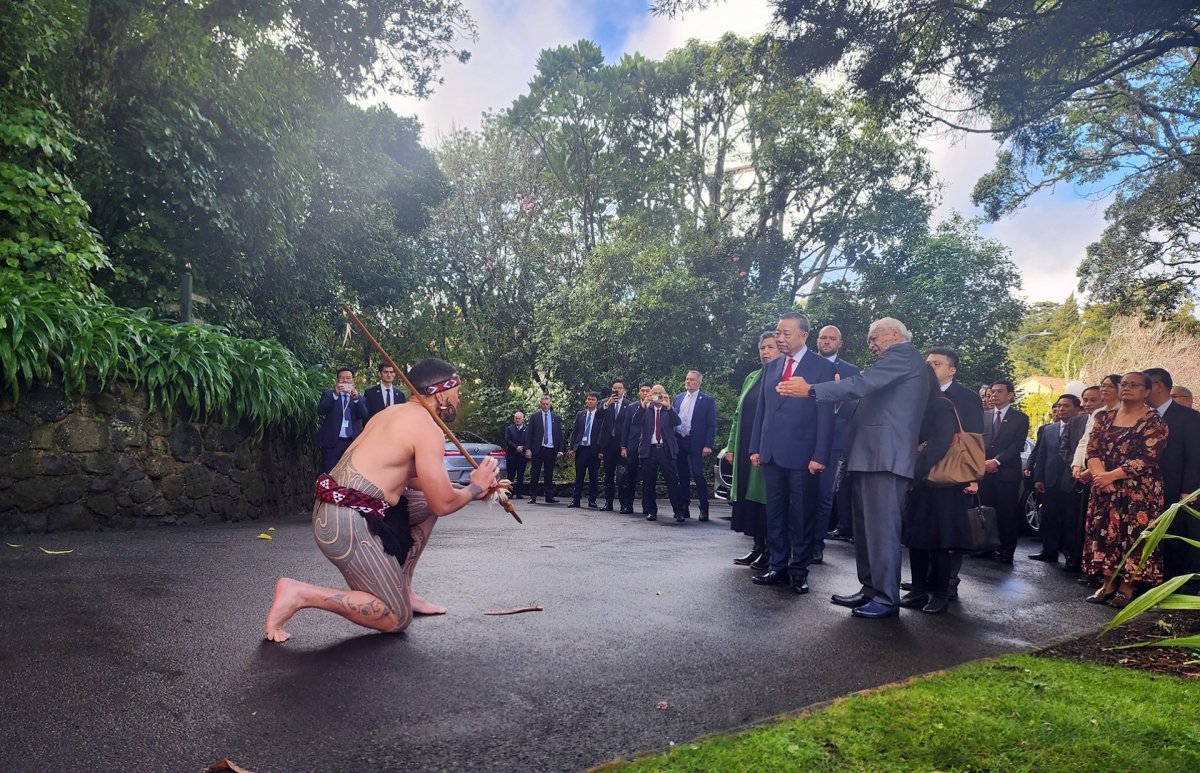 The welcoming ceremony for General Secretary and President To Lam is held according to traditional Maori customs (Photo: Viet Cuong/VOV)