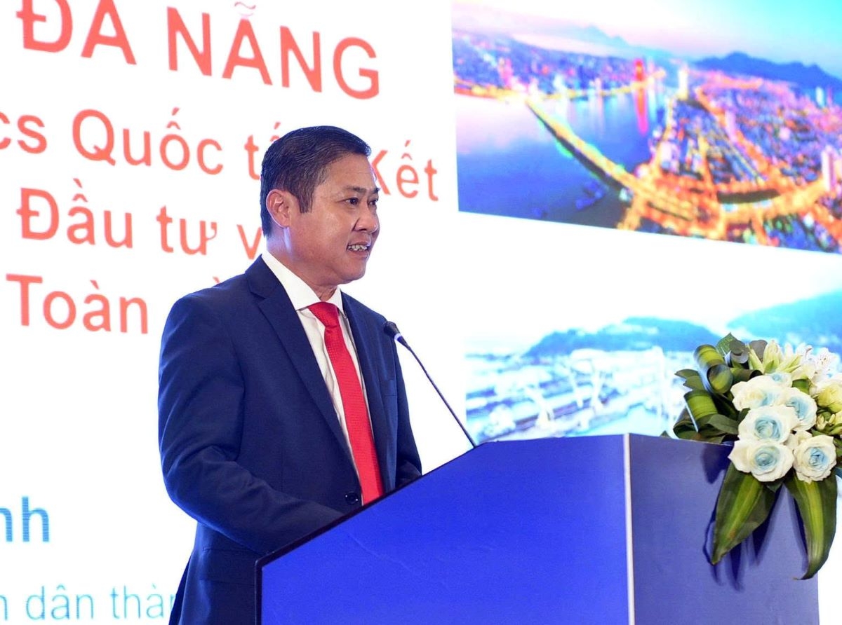 Phan Thai Binh, Vice Chairman of the Da Nang People's Committee, speaks at the forum. (Photo: Dinh Thieu/VOV-Central Region)