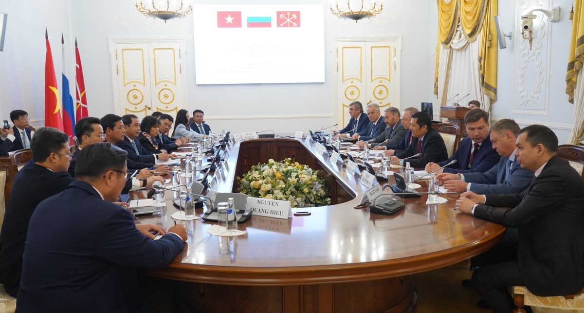 Talks between the high-level delegations of Hanoi and St. Petersburg. (Photo: VOV-Moscow)