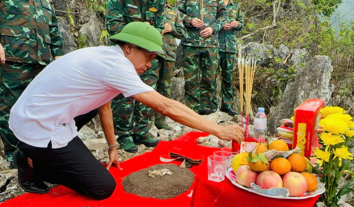 Lê Manh Dung espère que la campagne permettra de retrouver l'ensemble des martyrs tombés à Thanh Thuy. Photo: VOV
