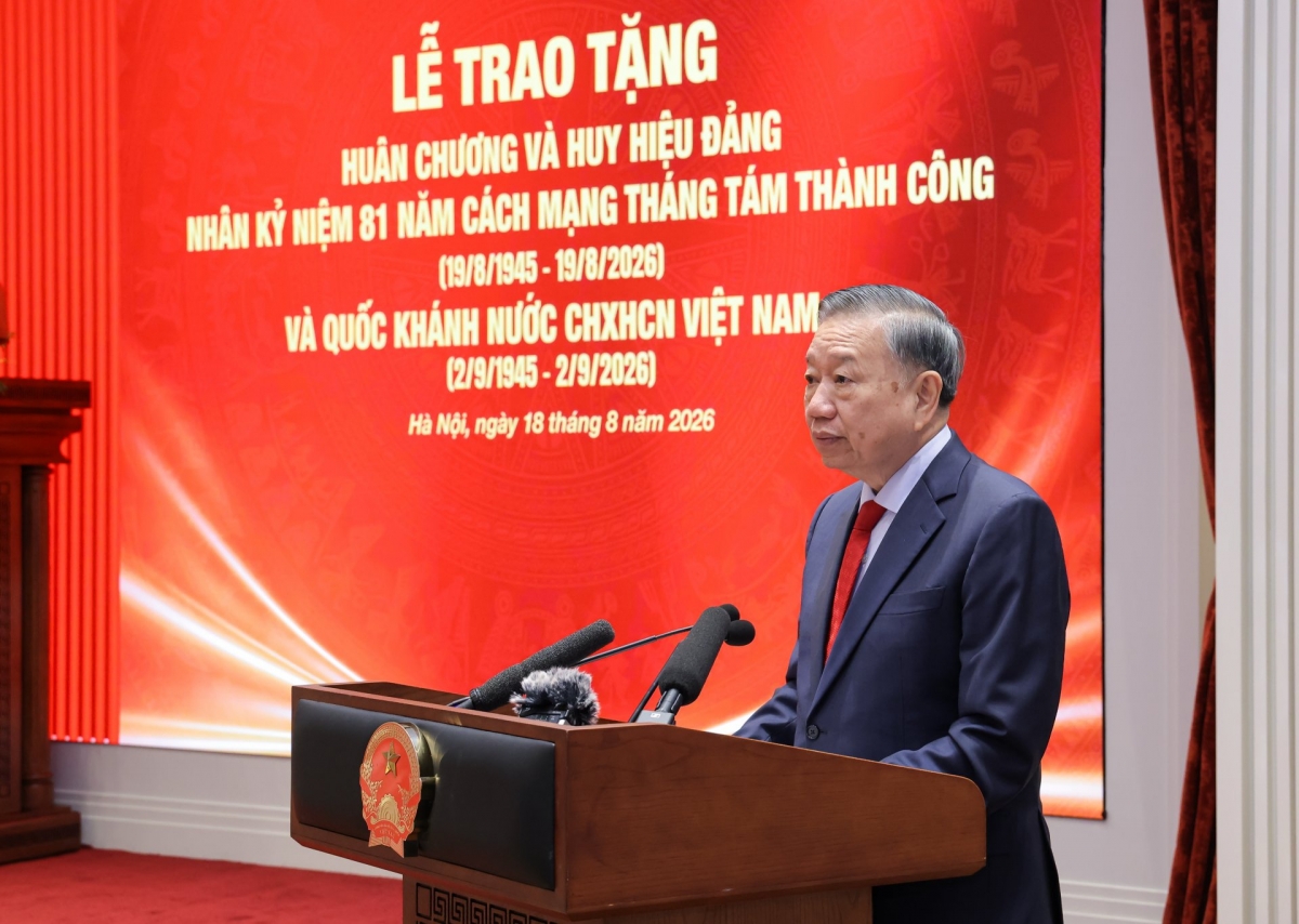 General Secretary and President To Lam speaks at a meeting with leaders who do not seek re-election for the 14th tenure of the Party Central Committee, on August 18. (Photo: Viet Cuong/VOV)